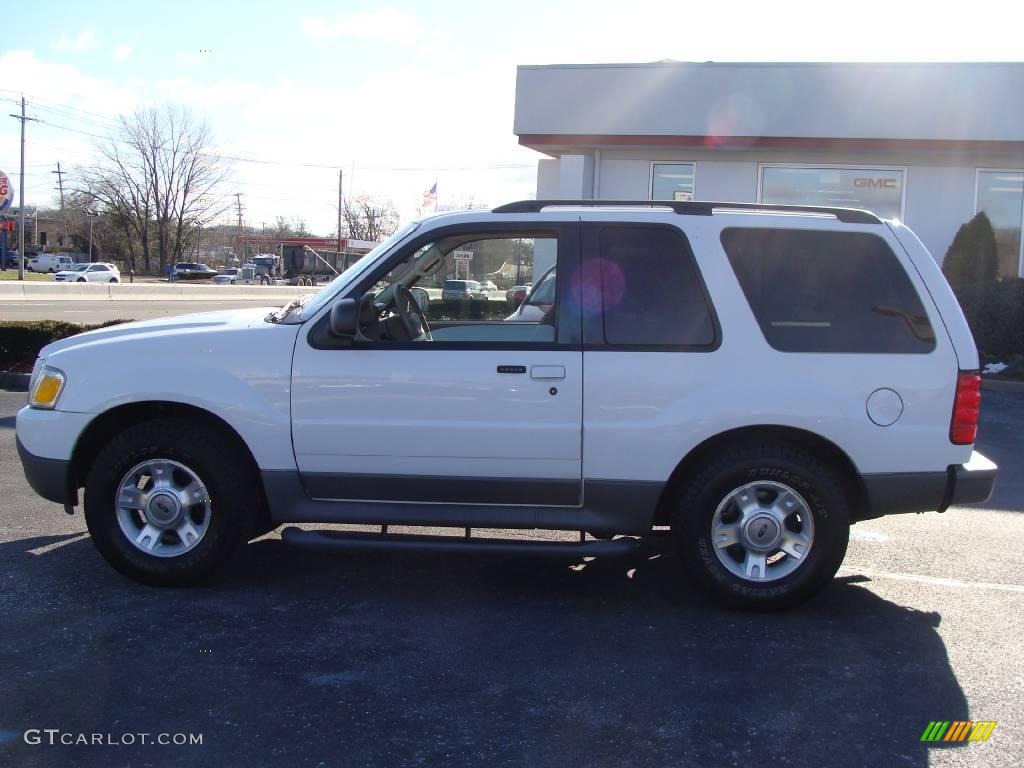 2003 Explorer Sport XLT 4x4 - Oxford White / Medium Parchment Beige photo #8