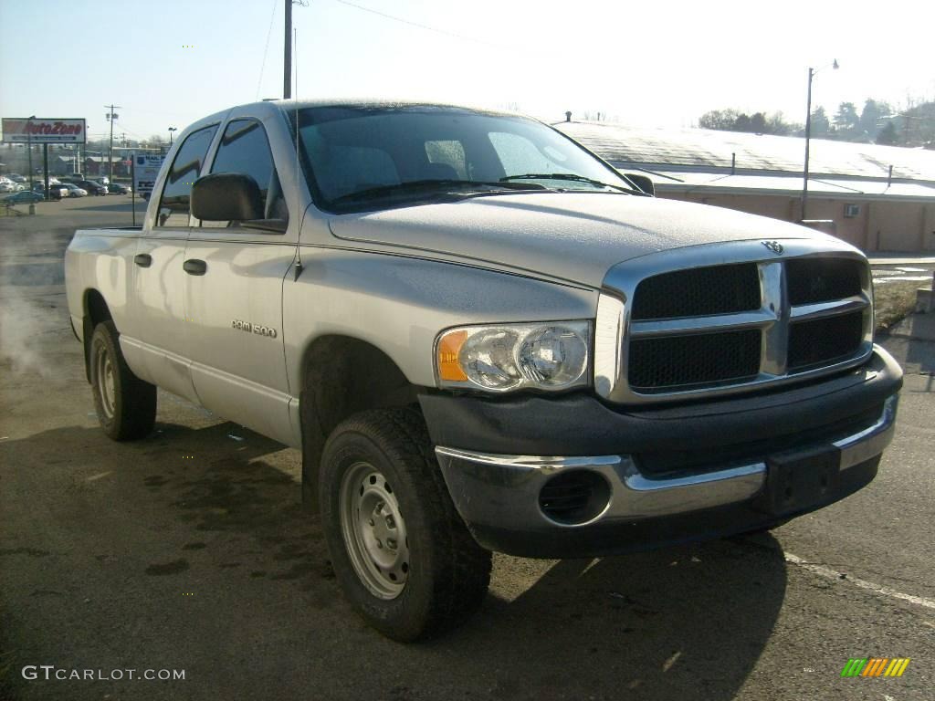 2004 Ram 1500 ST Quad Cab 4x4 - Bright Silver Metallic / Dark Slate Gray photo #6