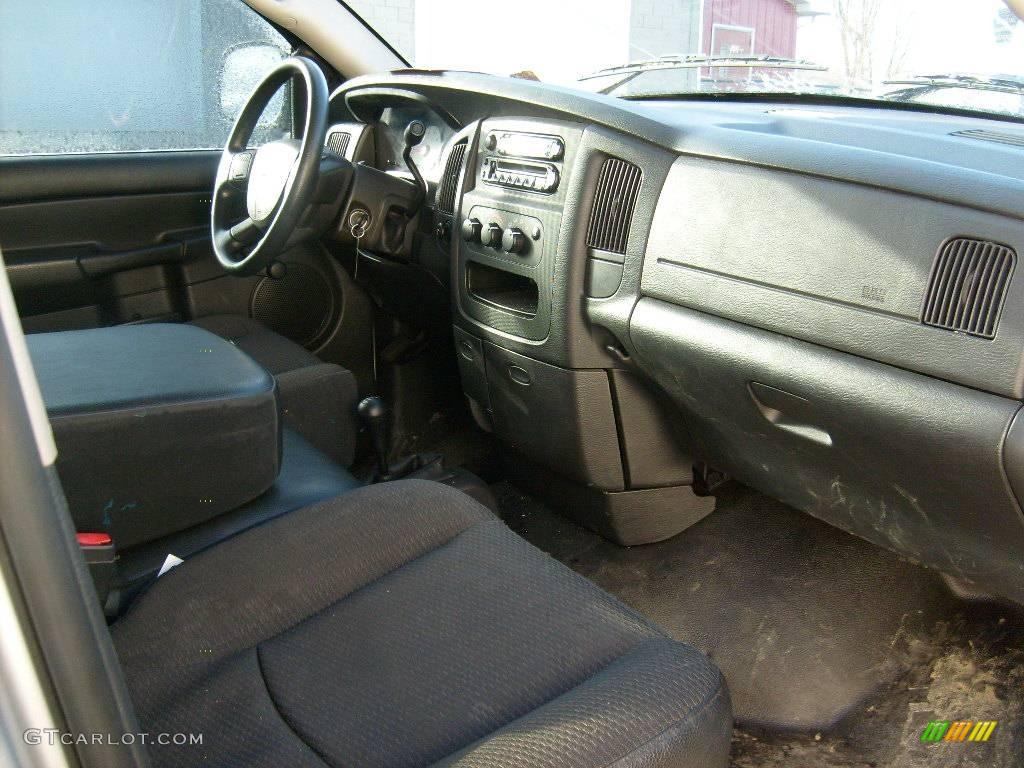 2004 Ram 1500 ST Quad Cab 4x4 - Bright Silver Metallic / Dark Slate Gray photo #19