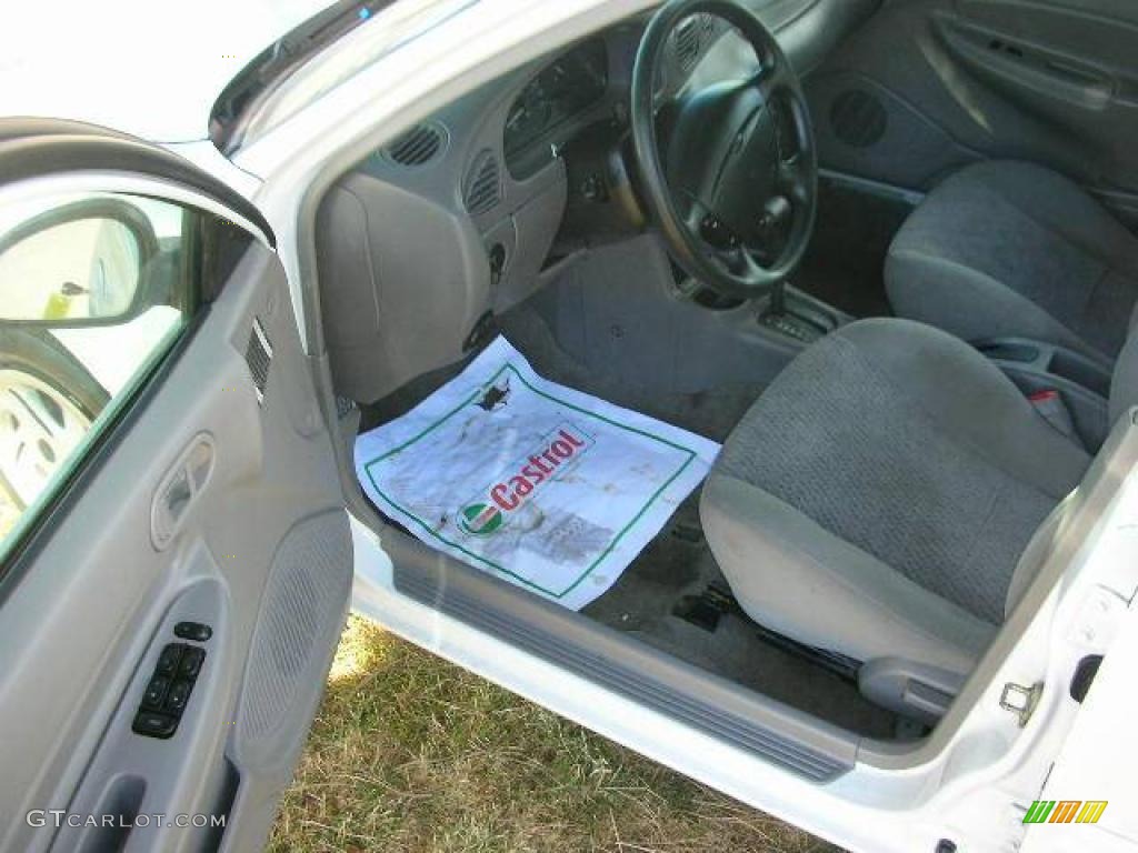 2001 Escort SE Sedan - Oxford White / Medium Graphite photo #4