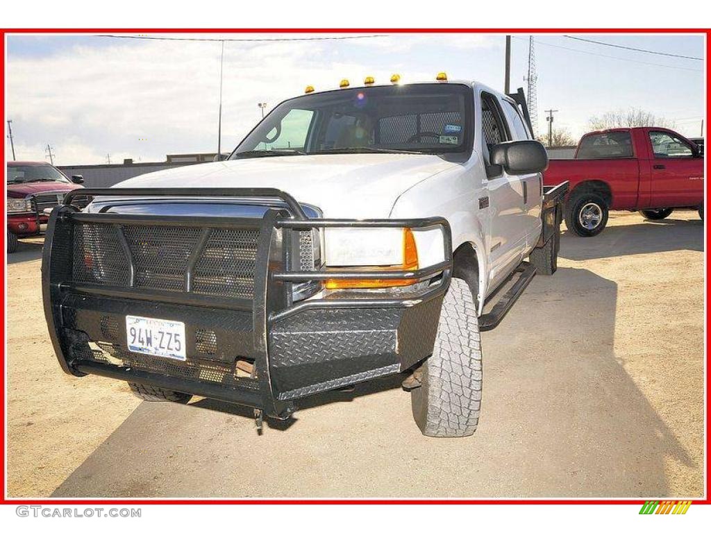 2001 F350 Super Duty XLT Crew Cab 4x4 Chassis - Oxford White / Medium Parchment photo #1