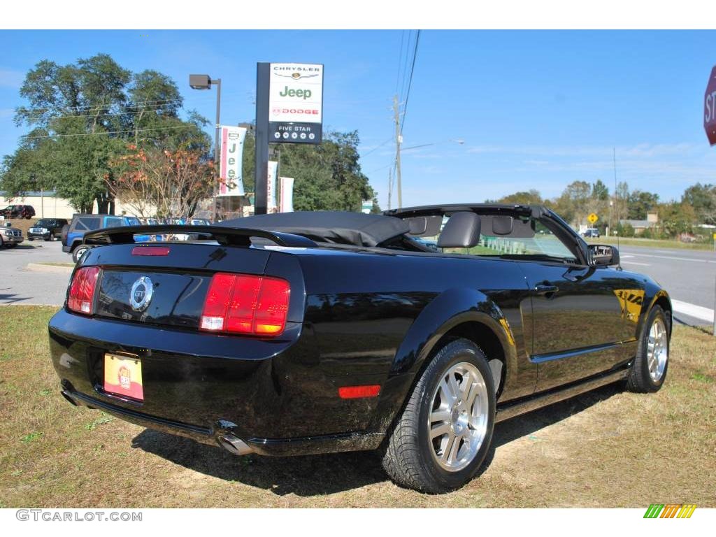 2005 Mustang GT Premium Convertible - Black / Dark Charcoal photo #17