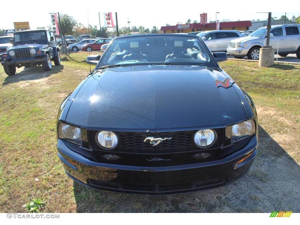 2005 Mustang GT Premium Convertible - Black / Dark Charcoal photo #20