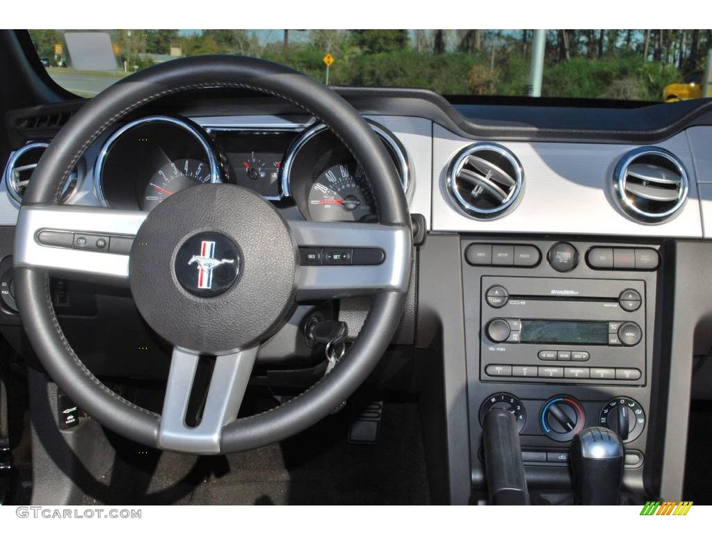 2005 Mustang GT Premium Convertible - Black / Dark Charcoal photo #26