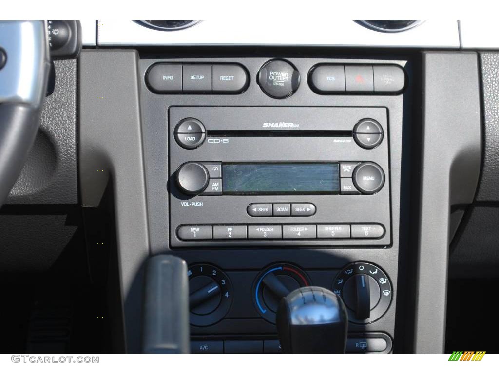 2005 Mustang GT Premium Convertible - Black / Dark Charcoal photo #28