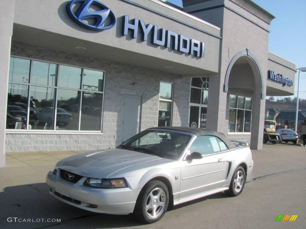 2004 Mustang V6 Convertible - Silver Metallic / Medium Graphite photo #1