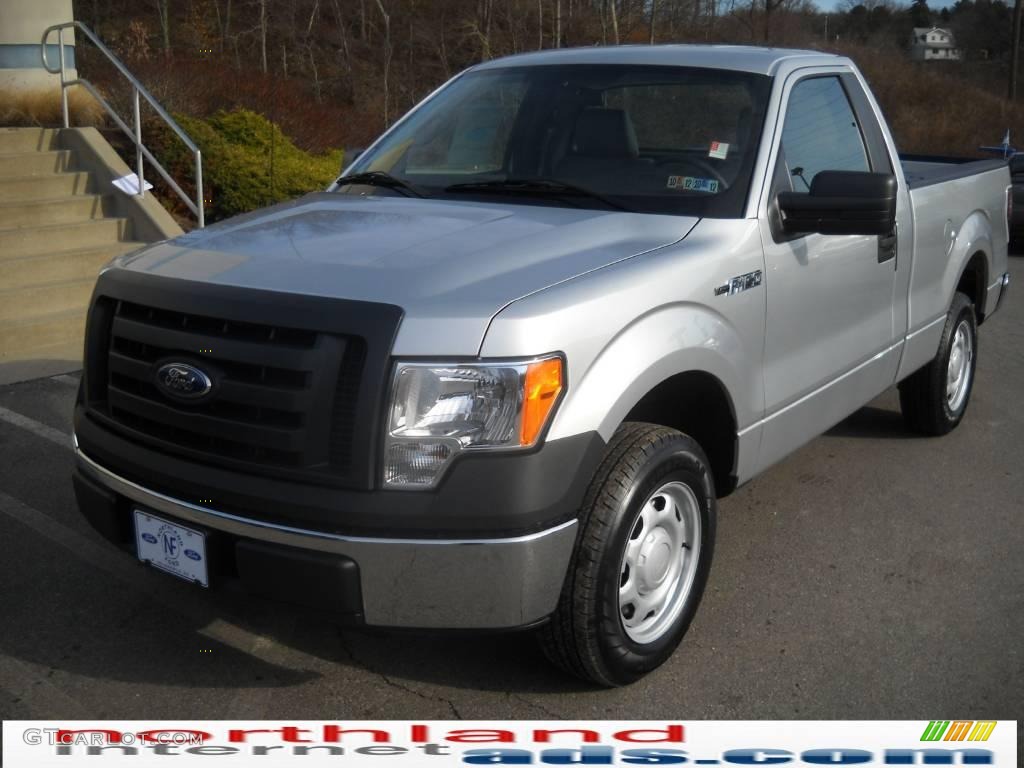 2010 F150 XL Regular Cab - Ingot Silver Metallic / Medium Stone photo #2