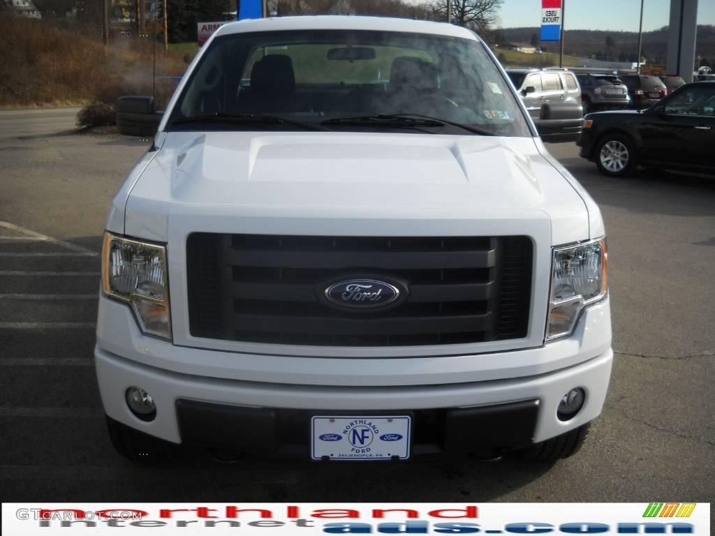 2010 F150 STX SuperCab 4x4 - Oxford White / Tan photo #3