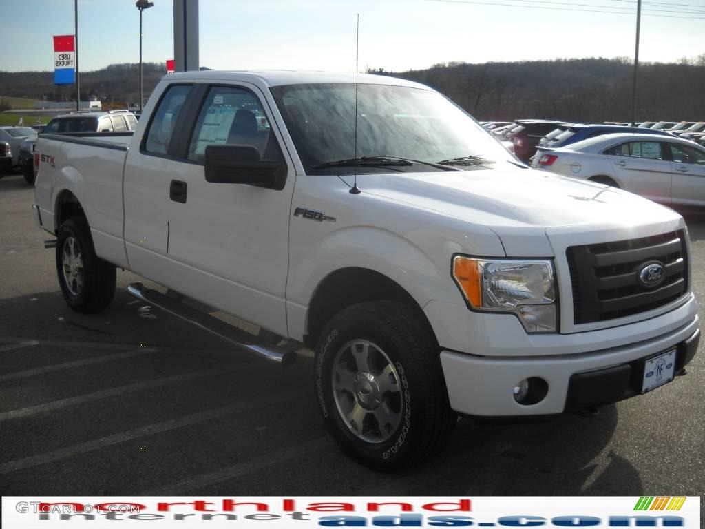 2010 F150 STX SuperCab 4x4 - Oxford White / Tan photo #4