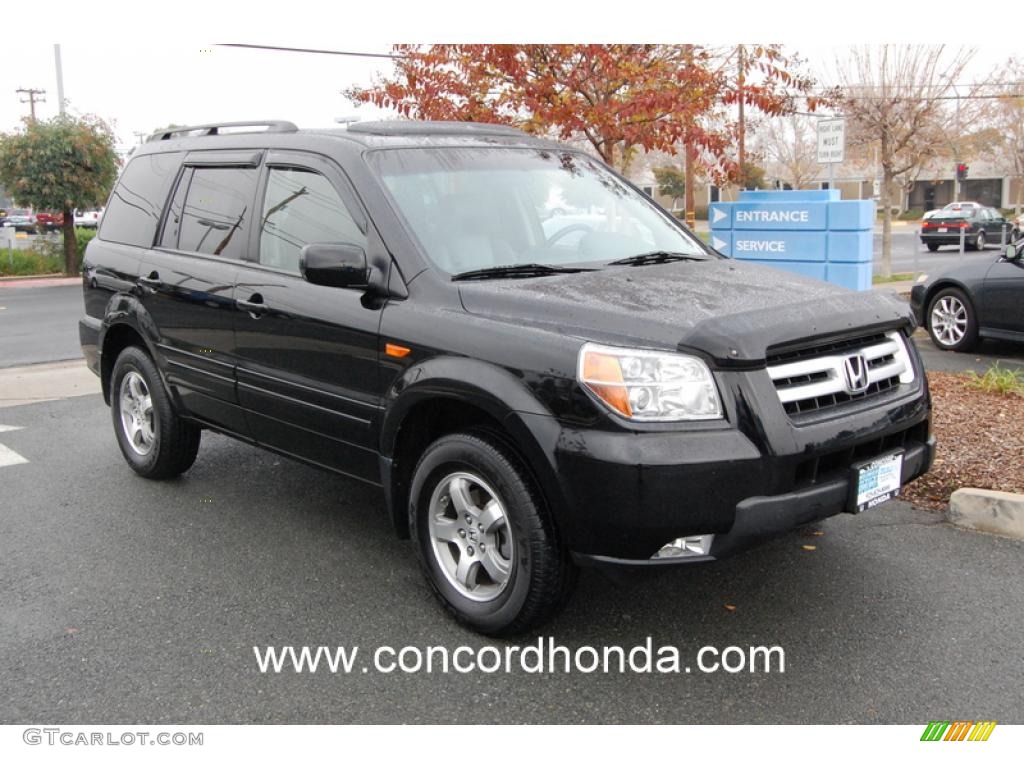 Formal Black Honda Pilot