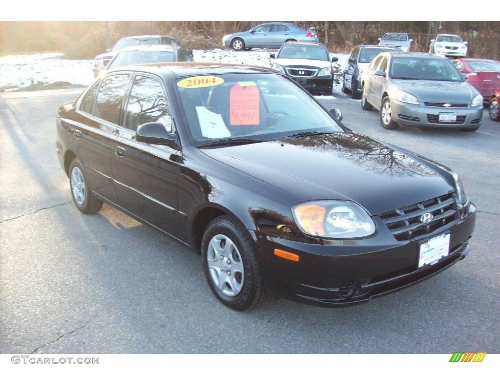 2004 Accent GL Sedan - Ebony Black / Gray photo #1