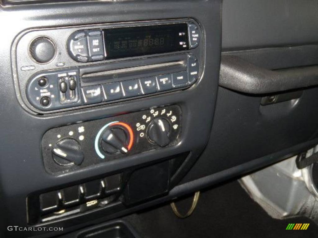 2004 Wrangler SE 4x4 - Stone White / Dark Slate Gray photo #26