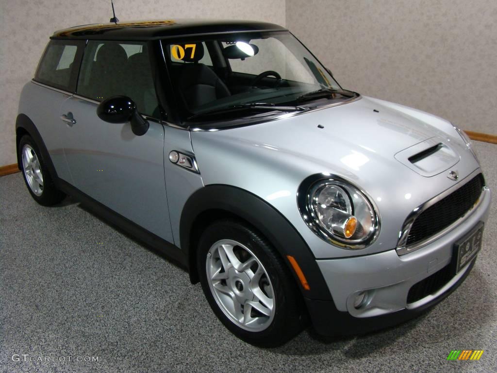 2007 Cooper S Hardtop - Pure Silver Metallic / Carbon Black/Carbon Black photo #3