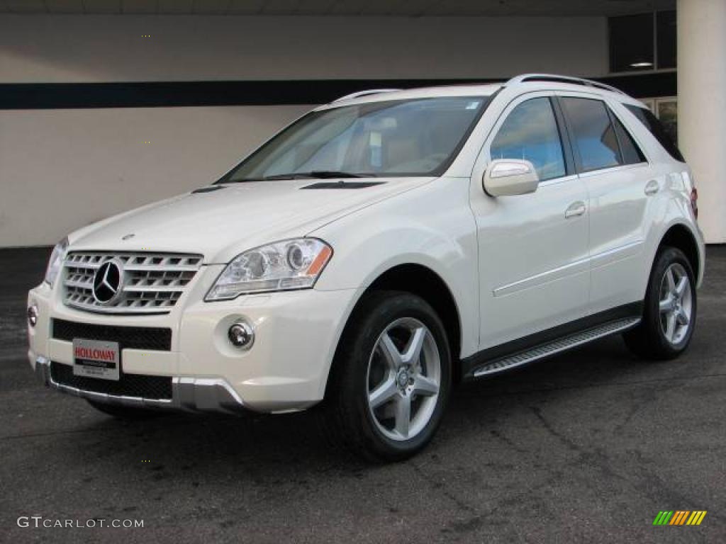 2010 ML 550 4Matic - Arctic White / Cashmere photo #1