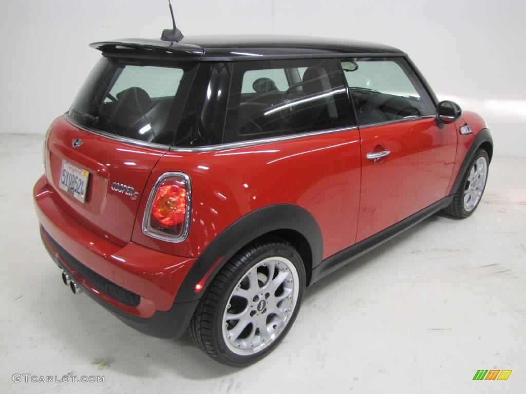 2007 Cooper S Hardtop - Chili Red / Rooster Red/Carbon Black photo #5