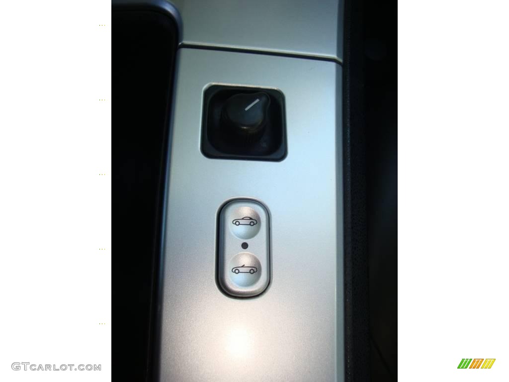 2005 Chrysler Crossfire Limited Roadster Controls Photo #23612692
