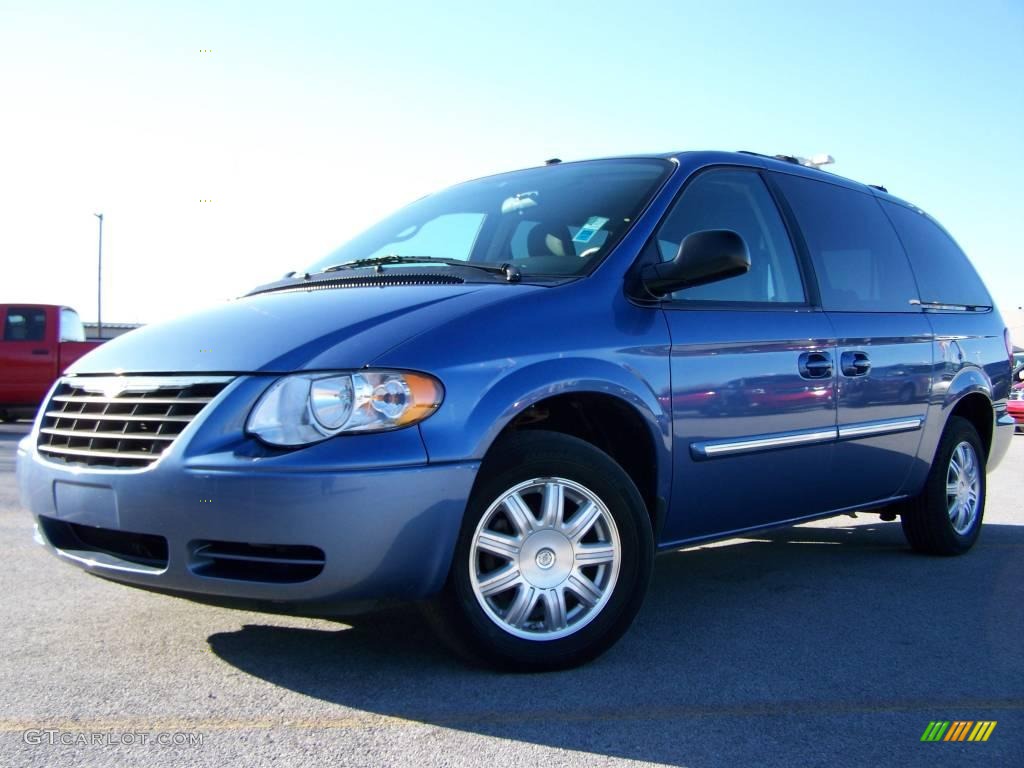 2007 Town & Country Touring - Marine Blue Pearl / Medium Slate Gray photo #4