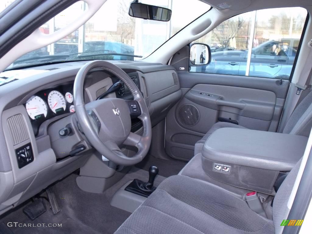 2004 Ram 1500 SLT Quad Cab 4x4 - Bright White / Dark Slate Gray photo #6