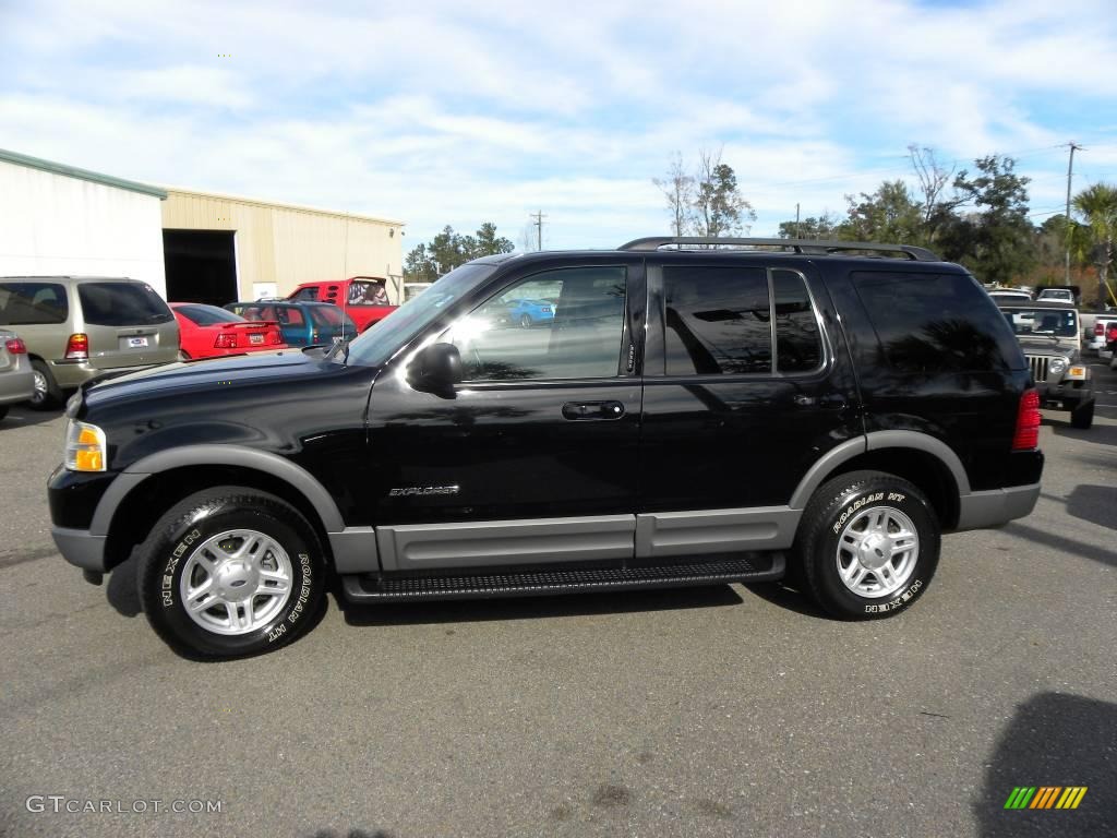 2002 Explorer XLT 4x4 - Black Clearcoat / Graphite photo #2