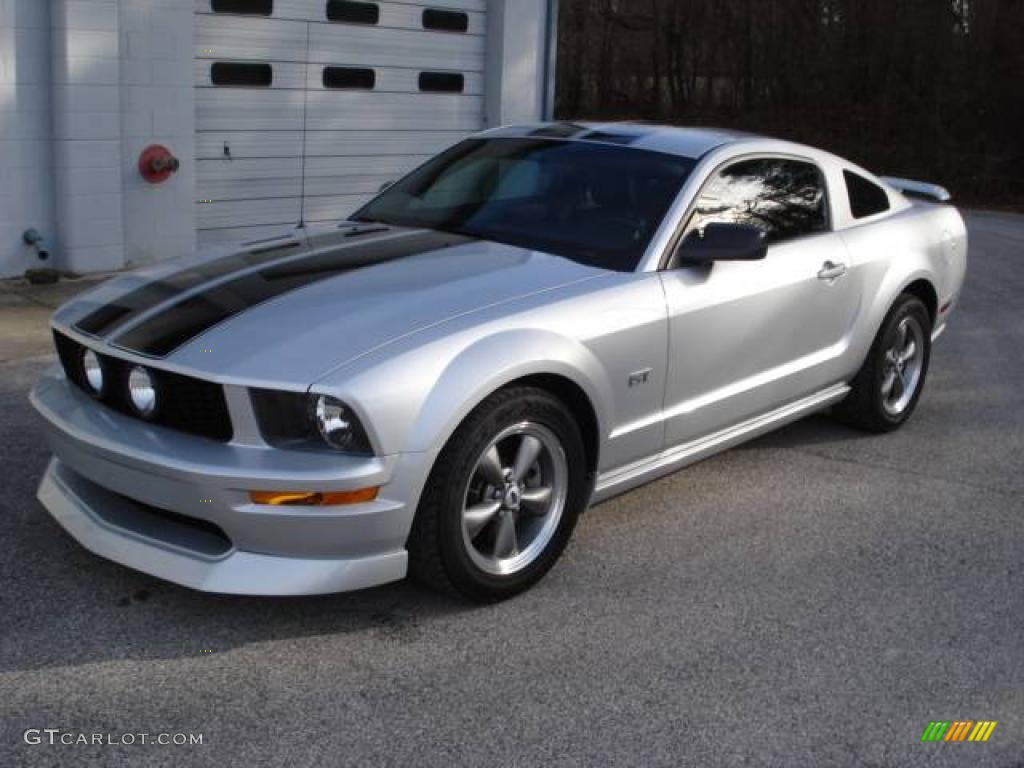 2005 Mustang GT Deluxe Coupe - Satin Silver Metallic / Dark Charcoal photo #6