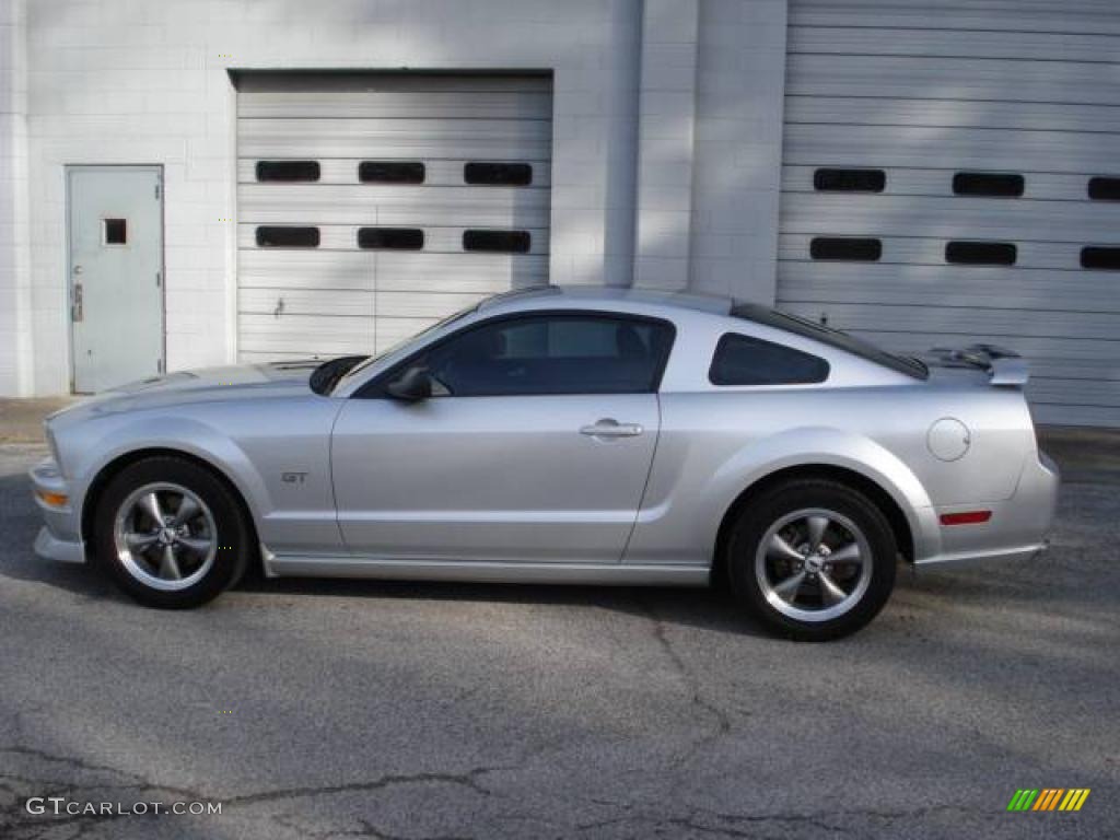 2005 Mustang GT Deluxe Coupe - Satin Silver Metallic / Dark Charcoal photo #7