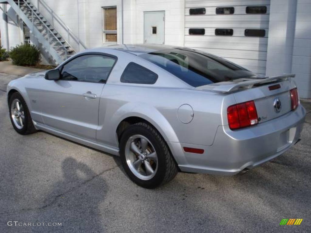 2005 Mustang GT Deluxe Coupe - Satin Silver Metallic / Dark Charcoal photo #8