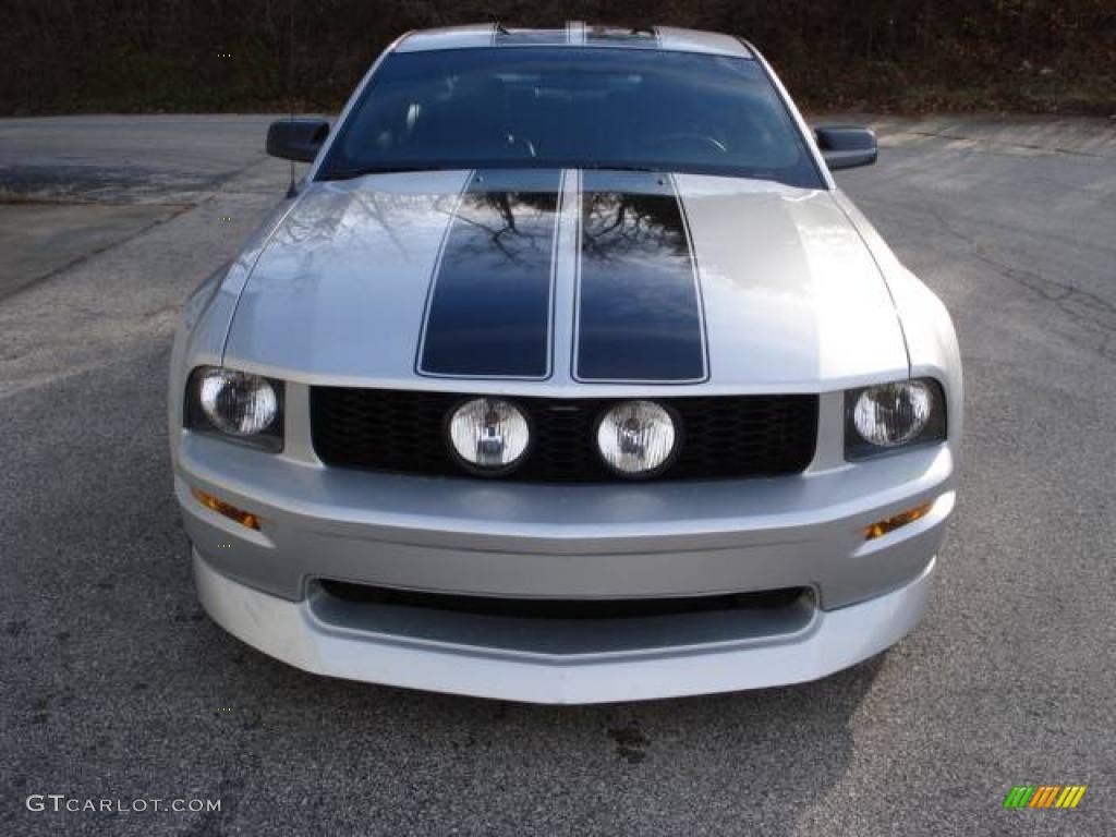 2005 Mustang GT Deluxe Coupe - Satin Silver Metallic / Dark Charcoal photo #9