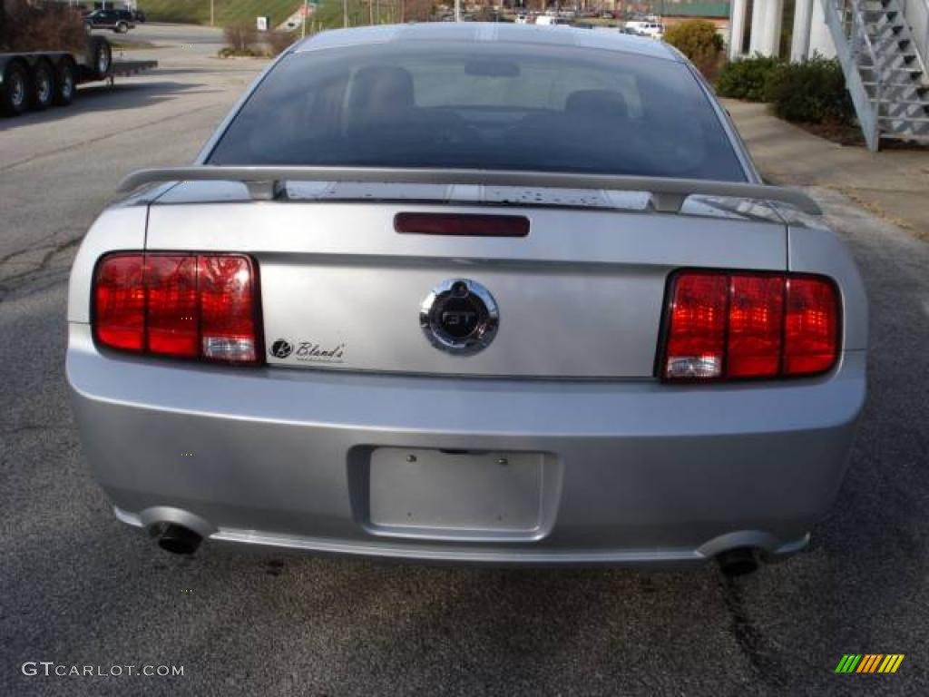 2005 Mustang GT Deluxe Coupe - Satin Silver Metallic / Dark Charcoal photo #10