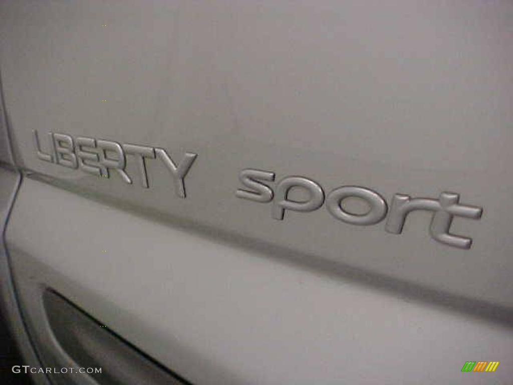 2003 Liberty Sport 4x4 - Bright Silver Metallic / Dark Slate Gray photo #29