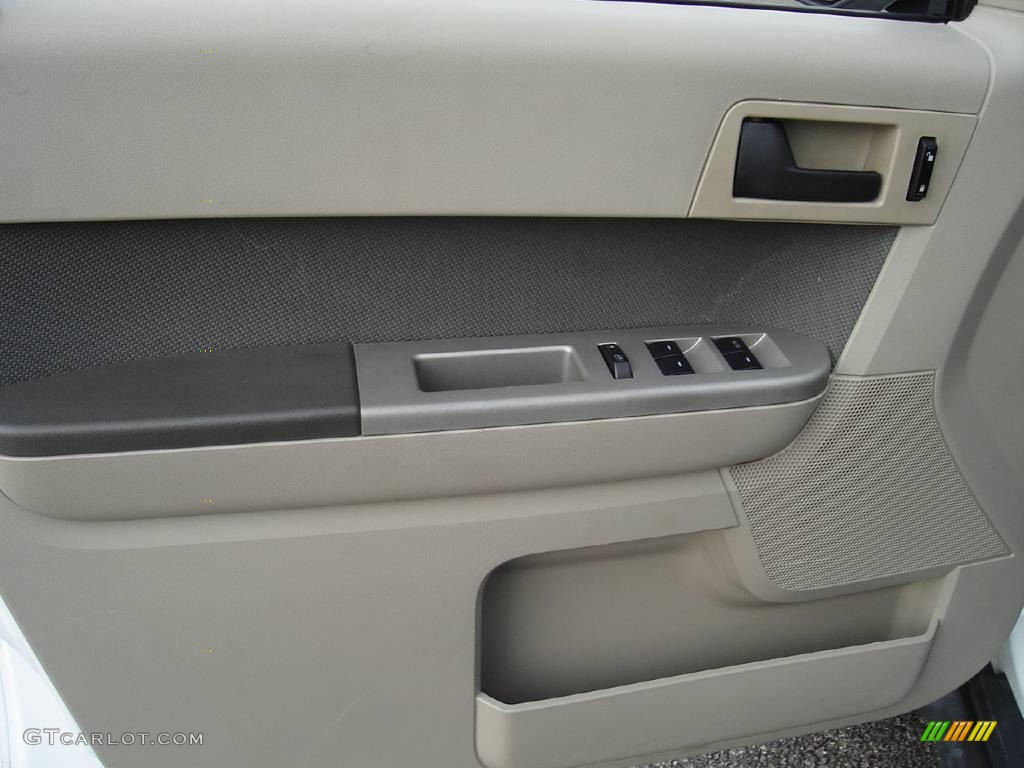 2009 Escape XLT V6 4WD - White Suede / Charcoal photo #22