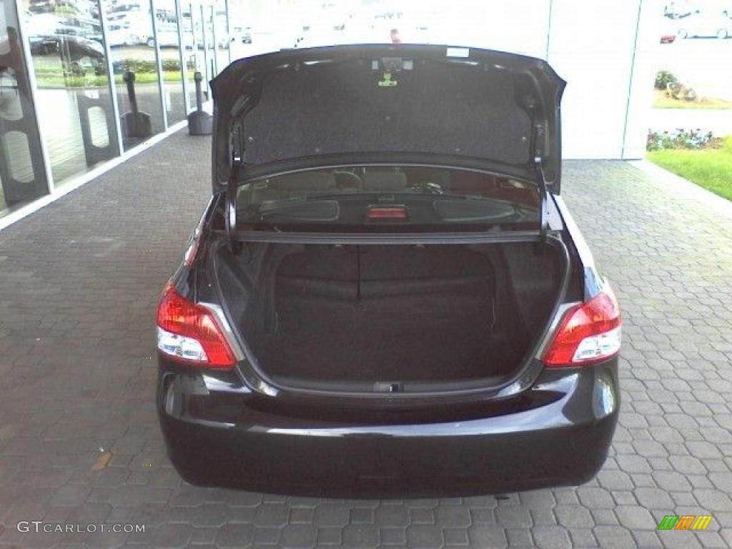 2007 Yaris Sedan - Black Sand Pearl / Dark Charcoal photo #15