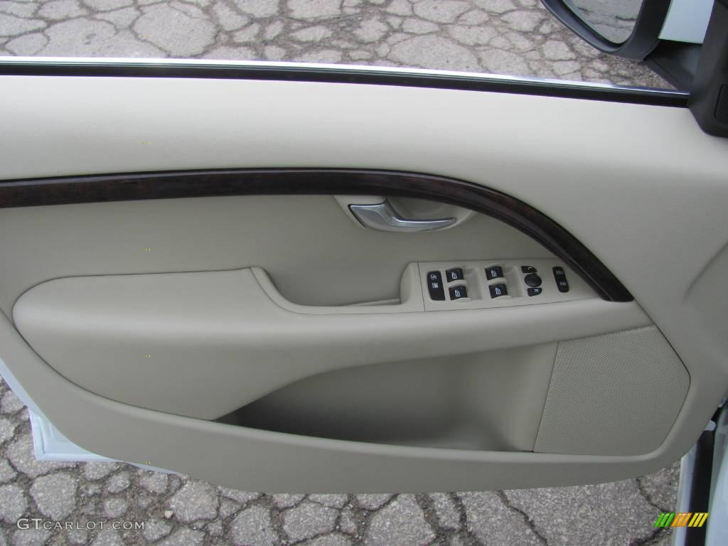 2009 V70 3.2 - Ice White / Sandstone photo #21