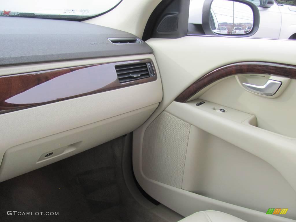 2009 V70 3.2 - Ice White / Sandstone photo #31