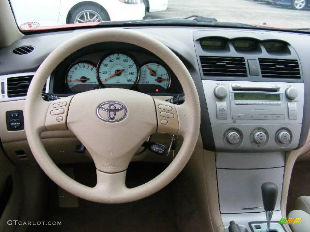 2004 Solara SE Coupe - Absolutely Red / Ivory photo #14