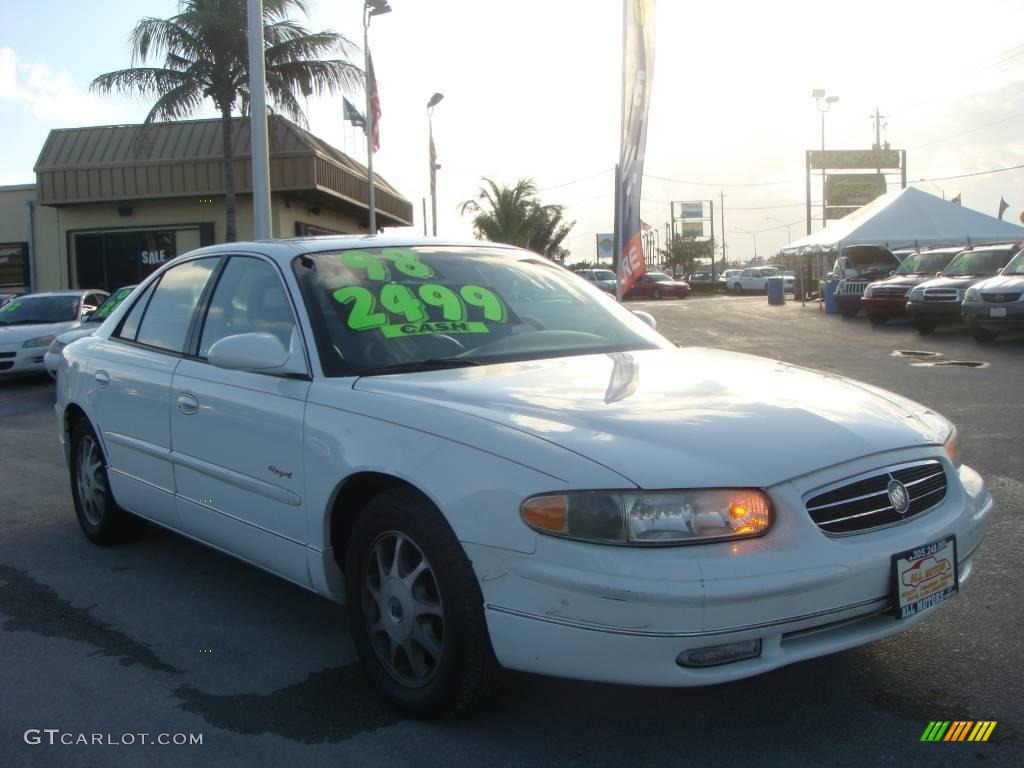 1998 Regal LS - Bright White / Medium Gray photo #1