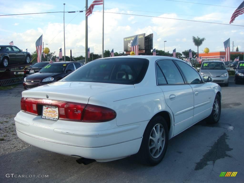 1998 Regal LS - Bright White / Medium Gray photo #3