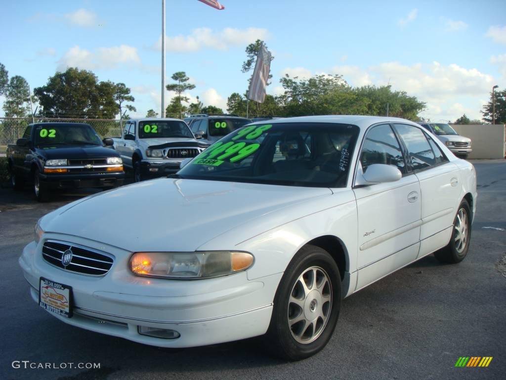1998 Regal LS - Bright White / Medium Gray photo #7