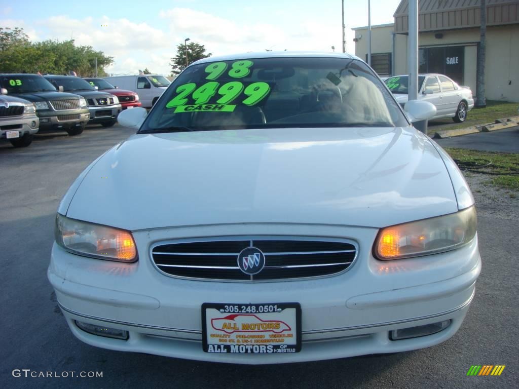 1998 Regal LS - Bright White / Medium Gray photo #8
