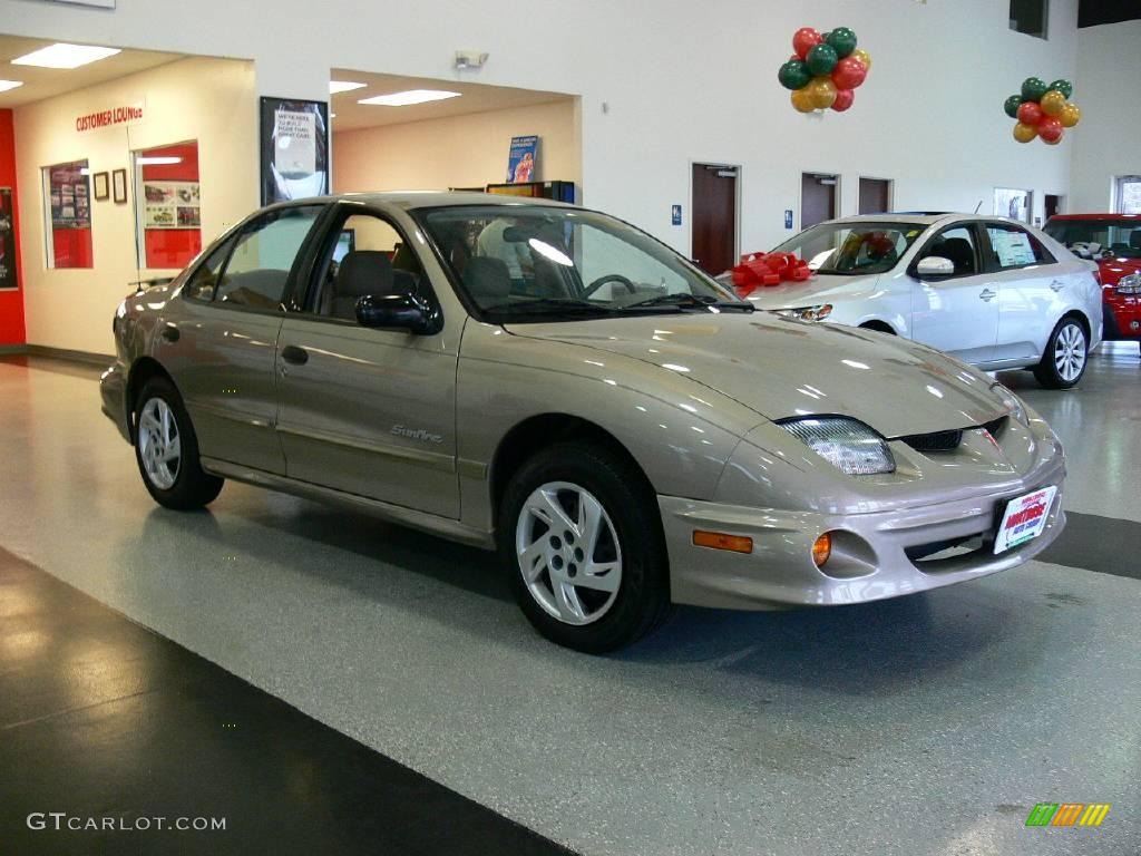 2002 Sunfire SE Sedan - Light Taupe Metallic / Taupe photo #8