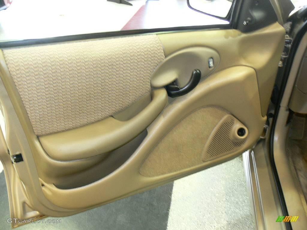 2002 Pontiac Sunfire SE Sedan Taupe Door Panel Photo #23671272