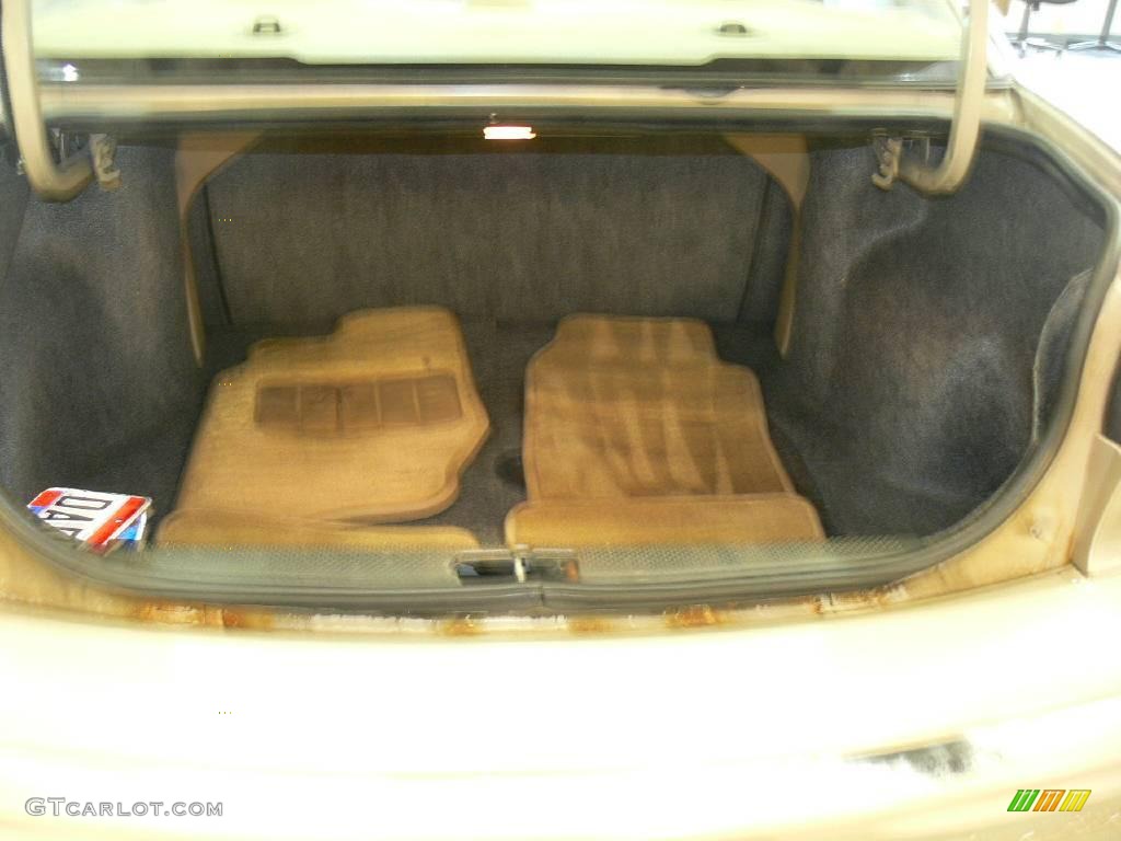 2002 Pontiac Sunfire SE Sedan Trunk Photo #23671504