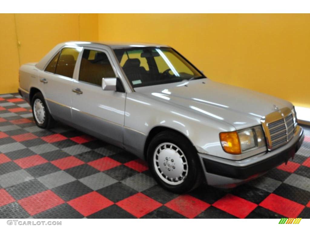 1993 Silver Metallic Mercedes-Benz E Class 300 E Sedan ...