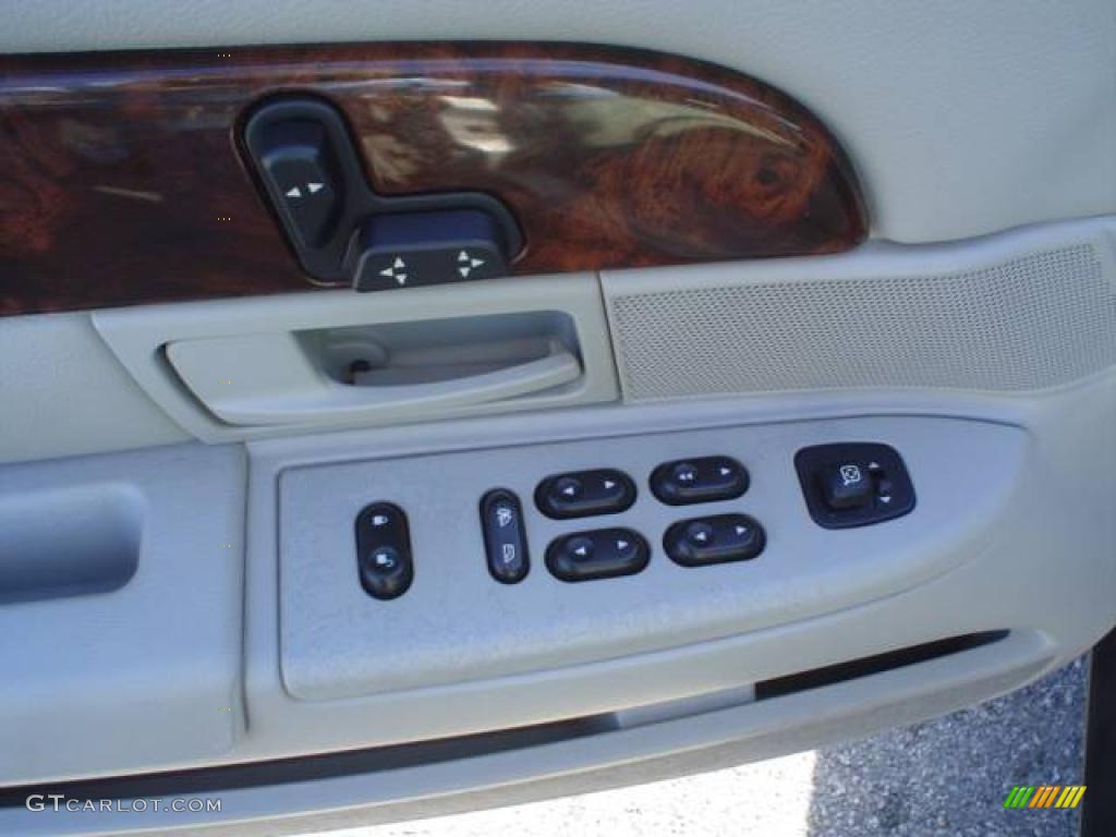 2004 Grand Marquis LS - Silver Birch Metallic / Light Flint photo #23