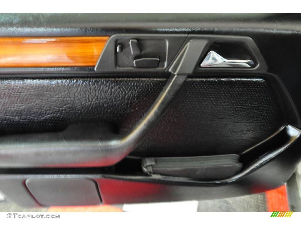 1993 E Class 300 E Sedan - Silver Metallic / Black photo #17