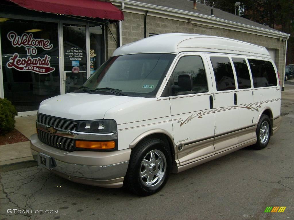 2003 Express 1500 LS Passenger Van - Summit White / Neutral photo #1