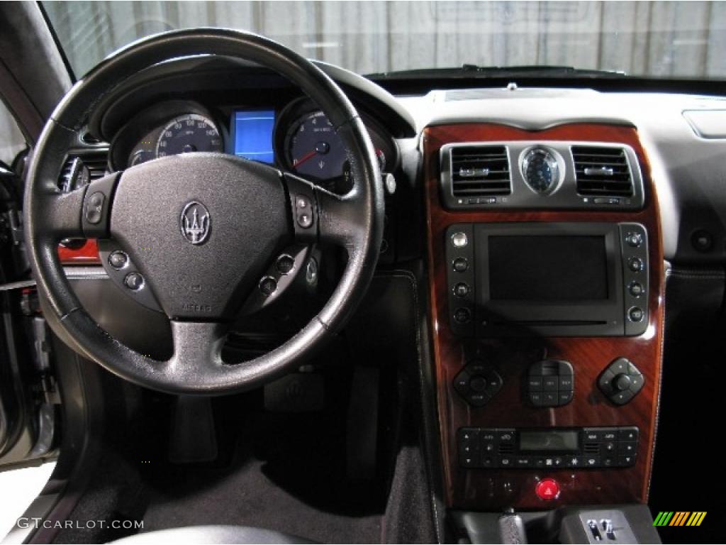 2007 Maserati Quattroporte Standard Quattroporte Model Nero Dashboard Photo #23675942