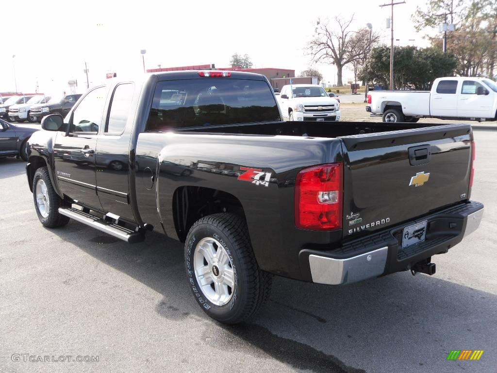 2010 Silverado 1500 LTZ Extended Cab 4x4 - Black Granite Metallic / Light Titanium/Dark Titanium photo #2