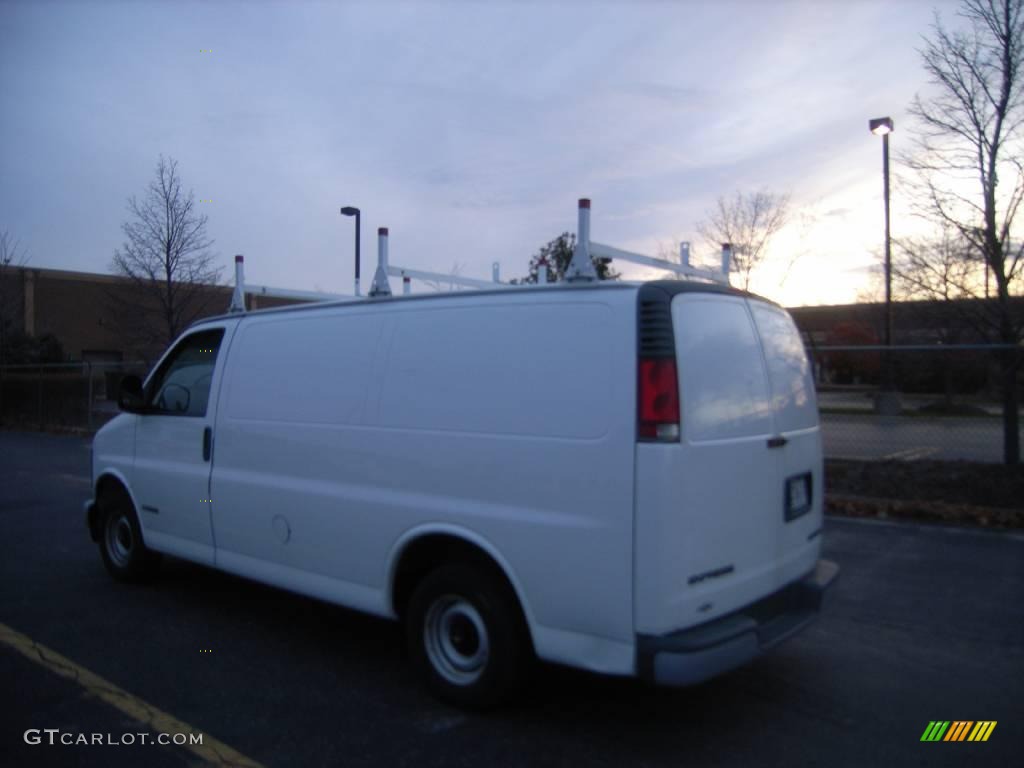 2001 Express 1500 Cargo Van - White / Medium Gray photo #3