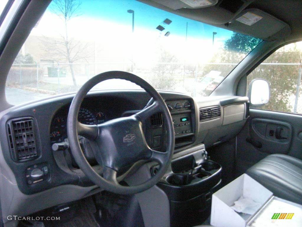 2001 Express 1500 Cargo Van - White / Medium Gray photo #7