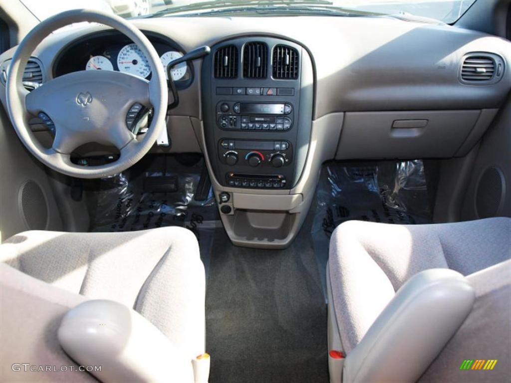 2003 Dodge Caravan SXT Sandstone Dashboard Photo #23679532